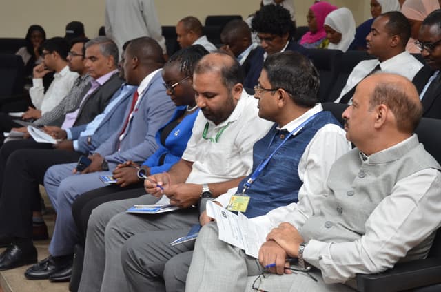Image of signing of MOU with MICIT